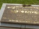 Thelma Jean KING,
20-11-1911 - 30-6-1995,
widow of John Cowie & Bon King,
mother of Shirley, David, Janice & Denise;
Appletree Creek cemetery, Isis Shire