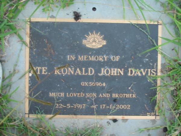 Ronald John DAVIS,  | son brother,  | 22-5-1917 - 17-1-2002;  | Barney View Uniting cemetery, Beaudesert Shire  | 