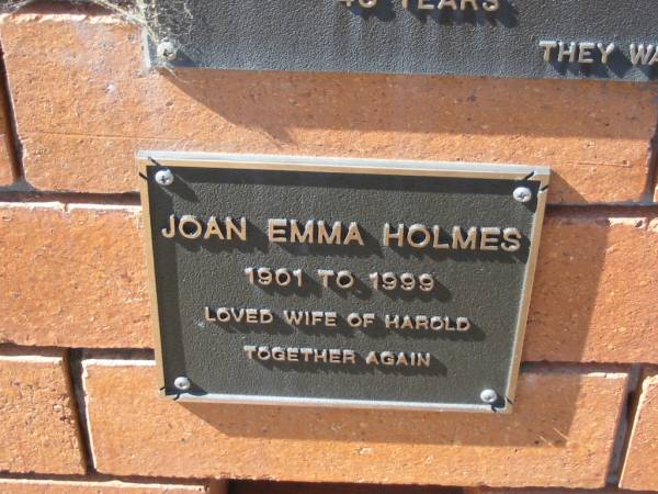 Joan Emma HOLMES,  | wife of Harold,  | 1901 - 1999;  | Canungra Cemetery, Beaudesert Shire  | 