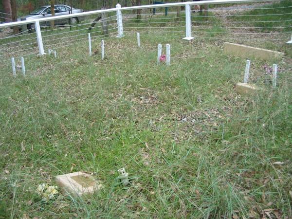 Dennis Family Cemetery, Daisy Hill, Logan City  | 