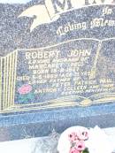 
Robert John MCINTOSH,
husband of Margaret (Peg),
born 15-8-1927 died 5-6-1999 aged 71 years;
father of Peter, Patrick, Paul, Ann, Anthony,
Colleen & families;
Helidon Catholic cemetery, Gatton Shire
