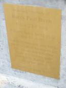 Barry Paul DAVIS,
born 22-8-1958,
died 14-12-2002 aged 44 years,
wife Karina,
daughter Jenni;
Mudgeeraba cemetery, City of Gold Coast