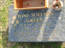 Toni Suellen GREEN,
1-8-49 - 17-1-98 aged 48 years;
Mudgeeraba cemetery, City of Gold Coast