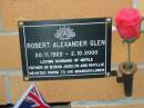 Robert Alexander GLEN,
30-11-1922 - 2-10-2000,
husband of Merle,
father of Byron, Jocelyn & Rhylliem
poppa;
Mudgeeraba cemetery, City of Gold Coast