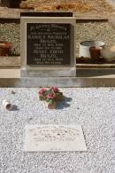 
Harold Nicholas BRAZIL
d: 17 Nov 1965 aged 64

Mary Edith BRAZIL
d: 12 Oct 1990 aged 90


North Rockhampton Cemetery

