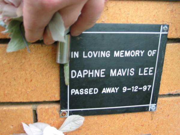 Daphne Mavis LEE,  | died 9-12-97;  | Rosewood Uniting Church Columbarium wall, Ipswich  | 